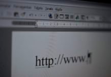 Internet completa 50 anos cercada de polêmicas